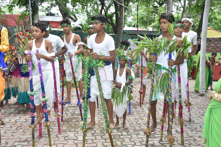 विशेष लेख : प्रकृति के प्रति प्रेम और समर्पण का लोकपर्व “हरेली”