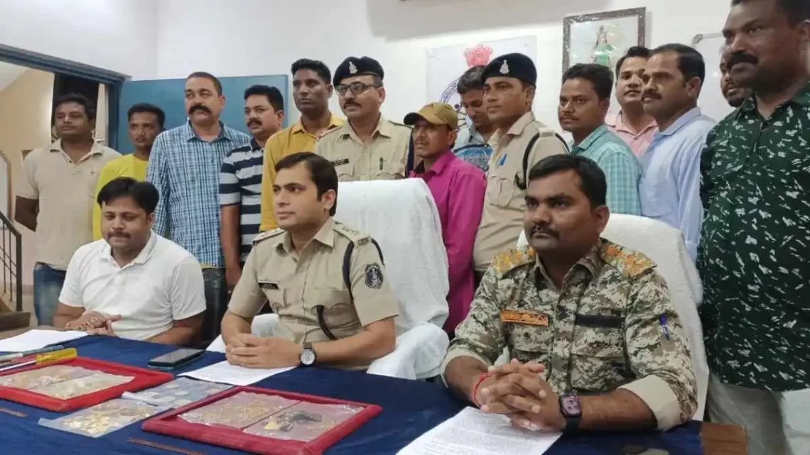 महासमुंद : ज्वेलरी शॉप में चोरी करने वाला आरोपी चढ़ा पुलिस के हत्थे, बड़े शहरों में कई घटनाओं को दे चुका है अंजाम…ऐसे मिली पुलिस को सफलता