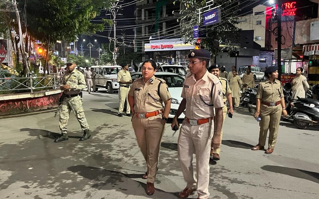 BILASPUR POLICE द्वारा किया गया फ़्लैग मार्च व चलाया गया चेकिंग अभियान, शहर के सभी मुख्य चौक चौराहों पर किया गया भ्रमण