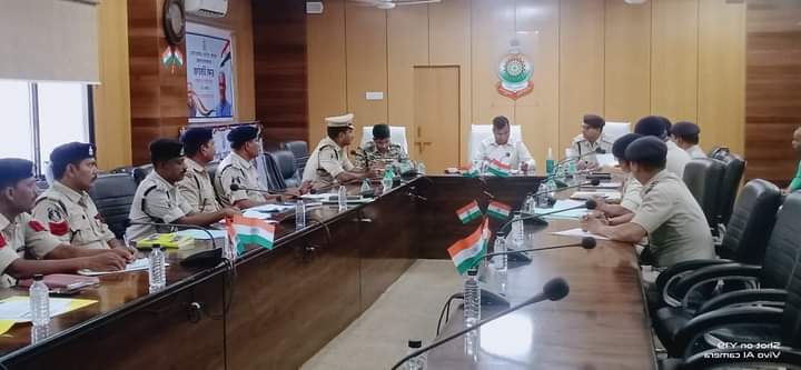 पुलिस कप्तान द्वारा ली गई समस्त थाना प्रभारियों का क्राईम मीटिंग