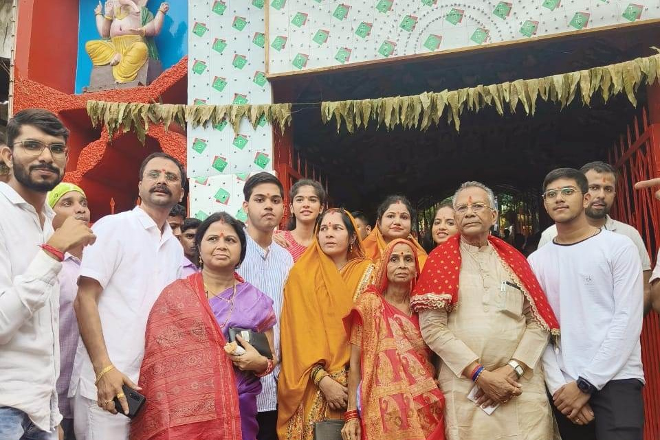 गृह एवं लोक निर्माण मंत्री ताम्रध्वज साहू ने माता चंद्रहासिनी देवी मंदिर में की पूजा अर्चना