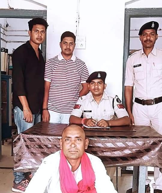 8 वर्षों से  फरार स्थाई वारंटी को पकड़ने  में मिली मुंगेली पुलिस को सफलता