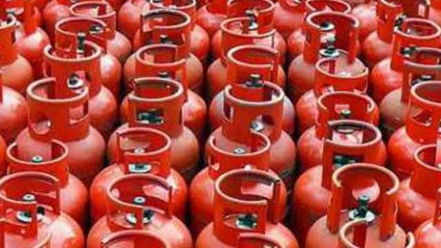 LPG की कीमतें काबू में रखने के लिए बड़ा कदम उठाने की तैयारी में सरकार