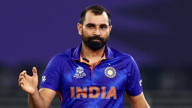 टीम इंडिया को चैंपियन बनाने में अपना दर्द तक भूल गए थे Mohammed Shami, इंजेक्शन लेकर खेला पूरा World Cup, साथी खिलाड़ी का बड़ा खुलासा