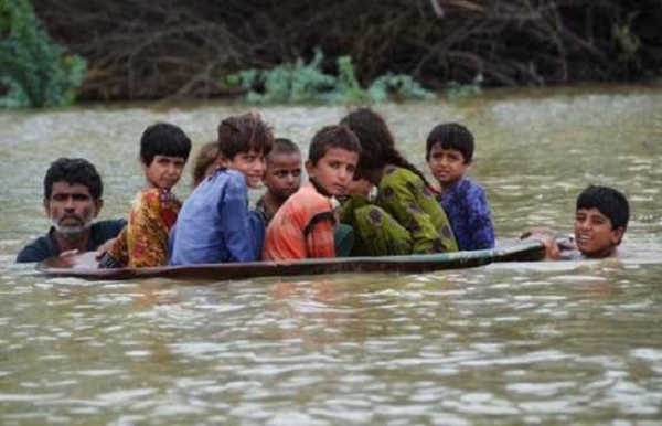 पाकिस्तान : डेढ़ करोड़ से ज्यादा बच्चों के लिए मुसीबत बनी बाढ़, अब तक 528 की मौत, कई लापता