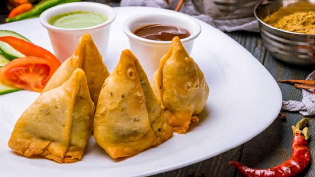 Paneer Samosa Recipe : पनीर समोसे नहीं बन पाते खस्ता, तो इस रेसिपी को करें ट्राई