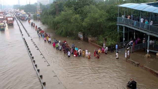 Gurugram News: गुरुग्राम में मूसलाधार बारिश से बिगड़े हालात, दिल्ली-गुरुग्राम एक्सप्रेसवे पर कई किलोमीटर लंबा जाम