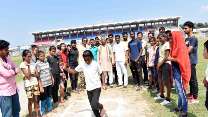 गिल्ली डंडा, रस्सा कसी, बांटी, बिल्लस का लुत्फ उठा रहे आमजन, पांचवें दिन भी खेले गए विभिन्न पारंपरिक खेल