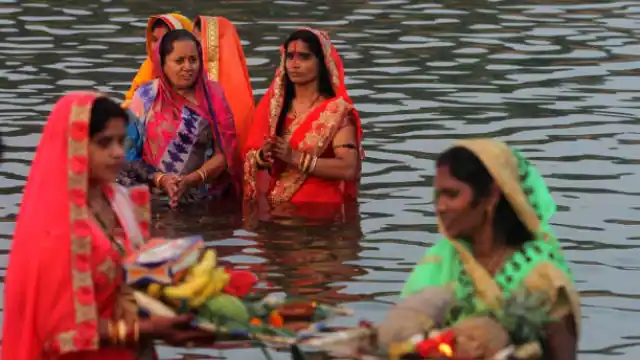 Chhath Puja 2022 Date: कल से शुरू होगा महापर्व छठ, जानें डूबते व उगते सूर्य को कब दिया जाएगा अर्घ्य, जानें टाइमिंग