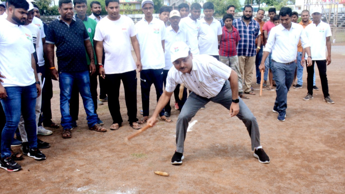 गिल्ली-डंडा, लंगड़ी दौड़, पिट्ठुल, रस्साकसी, फुगड़ी, भौंरा, खो-खो का हुआ आयोजन