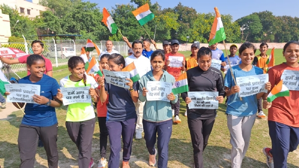 महिला एशिया कप टी-20 मैच में भारत और श्रीलंका के बीच फाइनल मुकाबले को लेकर काशी में उत्साह