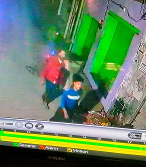 चोरों ने ज्वेलर्स की दुकान को बनाया निशाना,CCTV में कैद हुई घटना