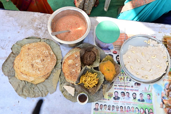 चापड़ा, आमट, मड़िया पेज, बास्ता सब्जी का स्वाद चखने उमड़ी भीड़