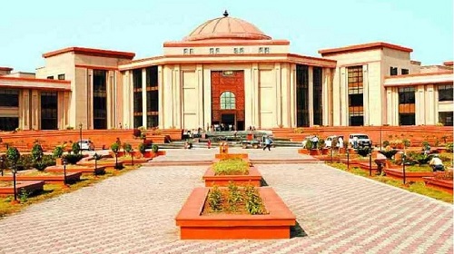 CG High Court का  महत्वपूर्ण फैसला: संयुक्त संपत्ति नहीं बन सकता स्त्री को उपहार में मिला धन