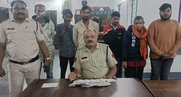 JANJGIR CHAMPA : 06 जुआड़ियों को थाना चांपा पुलिस ने दबोचा