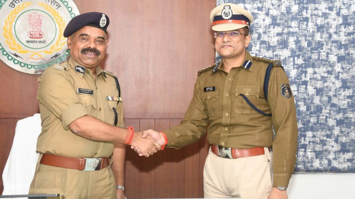 पुलिस महानिदेशक D.M. अवस्थी ने किया EOW/ ACB Bureau Chief का पदभार ग्रहण