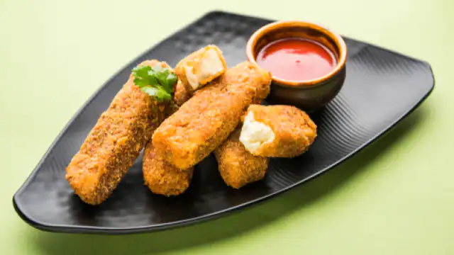 Paneer Fingers: घर आए मेहमान के लिए स्नैक्स में बनाएं पनीर फिंगर्स, अलग स्वाद रहेगा याद