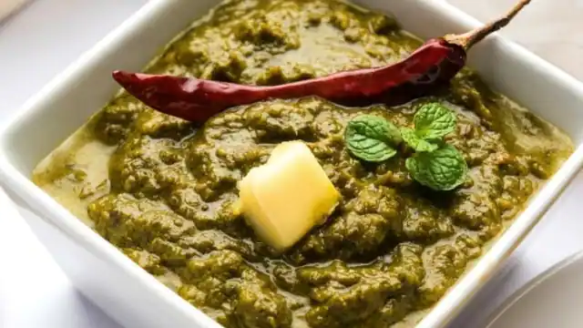 Sarson Ka Saag: सरसों का साग बनाने का ये है पंजाबी तरीका, लंच में बनाने के लिए नोट करें Recipe