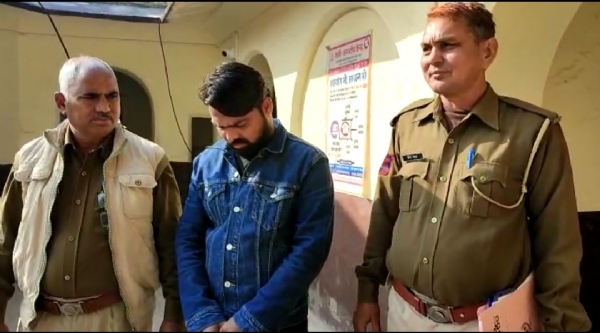 कांग्रेस नेत्री से छेड़खानी और अश्लील हरकत का आरोपी को पुलिस ने पकड़ा