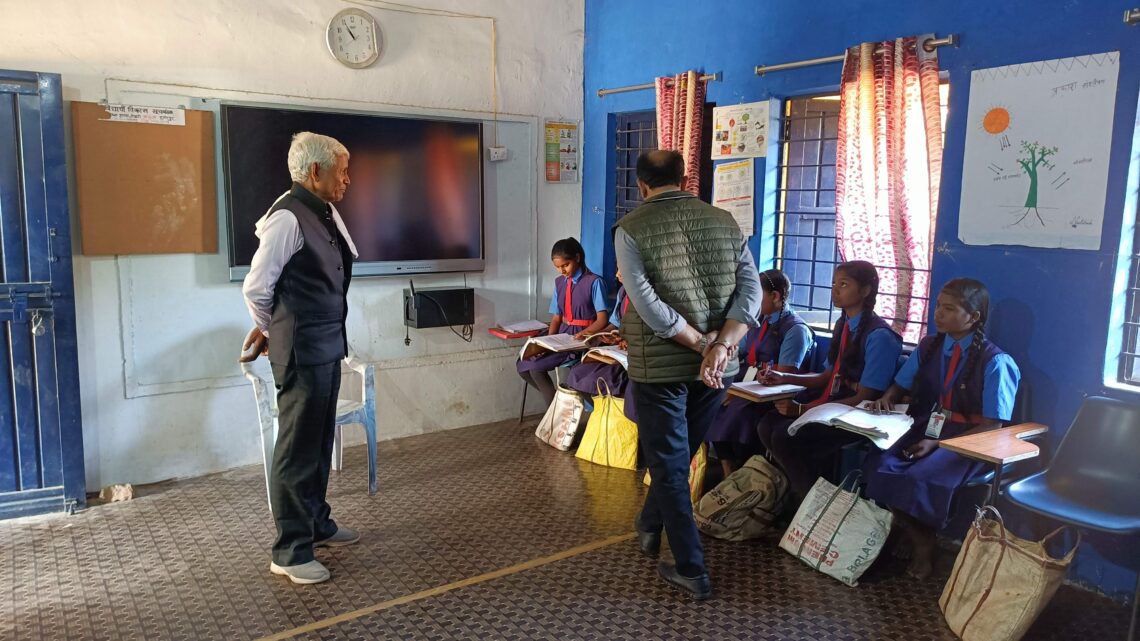 जिला पंचायत अध्यक्ष श्री पटेल ने शालाओं का निरीक्षण कर शिक्षा गुणवत्ता व शाला रख-रखाव के दिए निर्देश