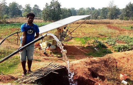 सौर सुजला योजना से बदल रही किसानों की तकदीर