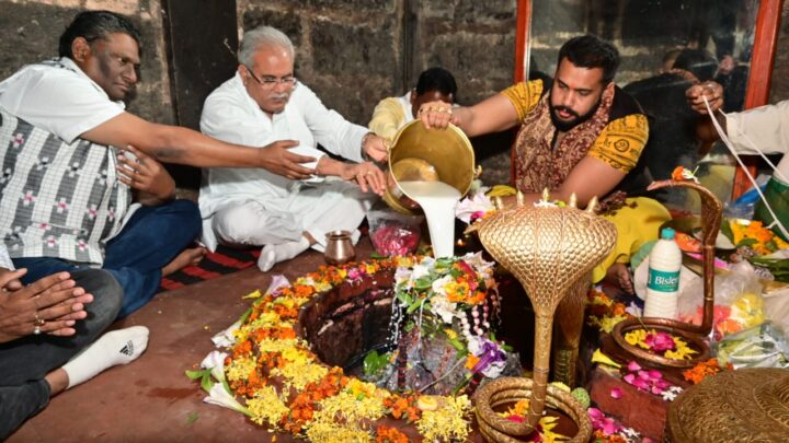 मुख्यमंत्री ने कुलेश्वर महादेव मंदिर में पूजा-अर्चना की