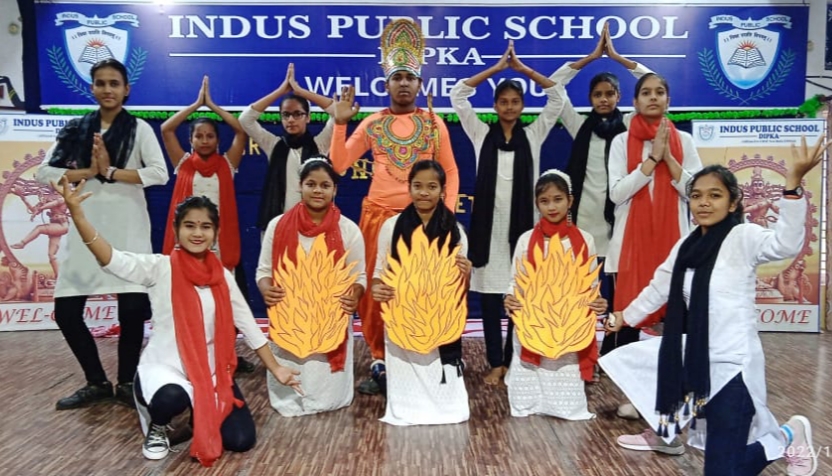 Indus Public School,Dipka में हुआ हवन का कार्यक्रम ,यज्ञ की वेदी में अक्षत, पुष्प एवं हवन सामग्री अर्पित कर चौधरी मित्रसेन आर्य के अवतरण दिवस हेतु आभार जताया गया परमात्मा का