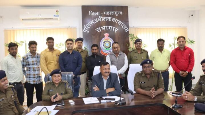 पुलिस अधीक्षक धर्मेन्द्र सिंह (IPS) के निर्देशन में महासमुन्द पुलिस की बडी कार्यवाही,अवैध शराब की तस्करी करते 02 आरोपी गिरफ्तार