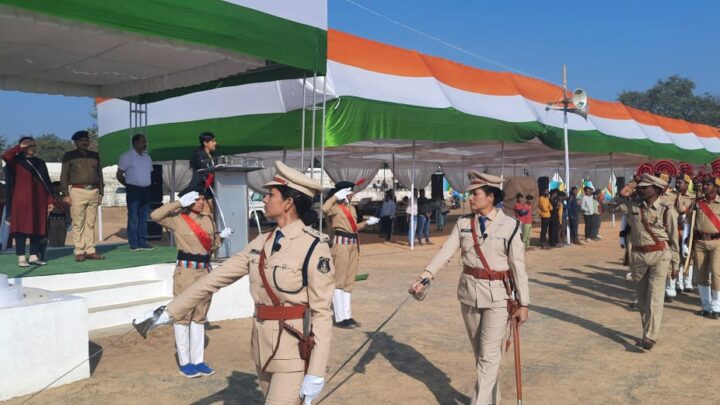 कलेक्टर-SP ने किया Republic Day Celebrations के फाइनल रिहर्सल का निरीक्षण