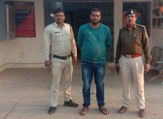 CG CRIME : घर में घुसकर गाली गलौज कर जान से मारने की धमकी व छेड़खानी करने वाला आरोपी गिरफ्तार ,फरार आरोपियों की तलाश जारी…..