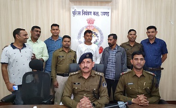 अंतर्राज्यीय अवैध हथियार बेचने वाला गिरोह आरोपी पुलिस की गिरफ्त में….