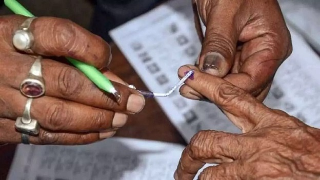 Jammu Kashmir Election : जम्मू-कश्मीर में अंतिम चरण के लिए वोटिंग शुरू, 40 सीटों पर डाले जा रहे हैं वोट