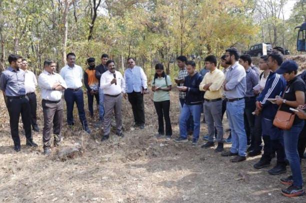 भारतीय वन सेवा के प्रशिक्षु अधिकारियों ने वनांचल क्षेत्रों का किया भ्रमण