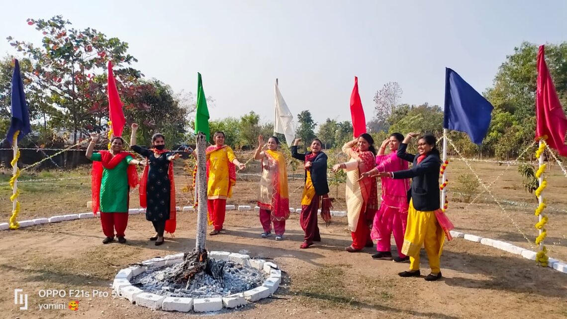 हर त्योहार जुड़ा होता है किसी धार्मिक मान्यता से, हर त्योहार हमें एकता के सूत्र में बांधता है-(डॉ. संजय गुप्ता)