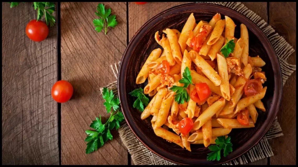 Pasta Side Effects: पास्ता खाने के हैं शौकीन तो हो जाएं सावधान, इन समस्याओं का हो सकते हैं शिकार