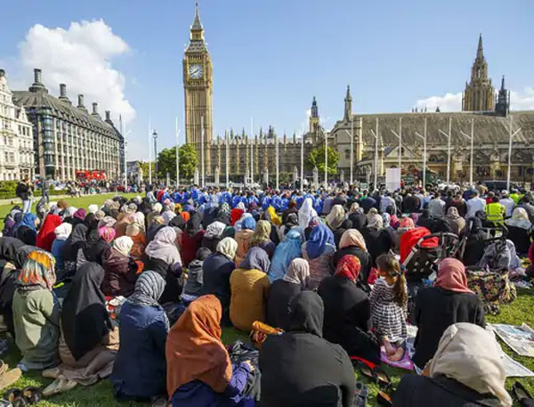 कश्मीर पर UK के मुस्लिमों को भड़का रहा पाकिस्तान