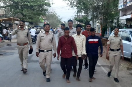 Bilaspur Crime : नर्सिंग छात्रा से छेड़खानी करने वाले नाबालिग समेत चार बदमाश गिरफ्तार