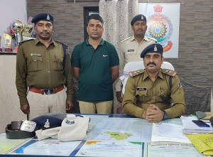 Janjgir-Champa : फर्जी पुलिस बनकर अवैध वसूली करने वाला आरोपी चढ़ा, बलौदा पुलिस के हत्थे….