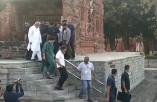 BREAKING NEWS : सिरपुर पहुंचे राहुल और प्रियंका गांधी, लक्ष्मण मंदिर का किया भ्रमण