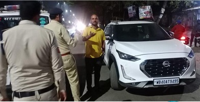 दो पहिया वाहन में तीन सवारियों के विरूद्ध Raipur Police की कार्यवाही