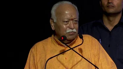 Mohan Bhagwat : ‘पंडितों ने जाति बनाई’, संघ प्रमुख का बयान बना विपक्ष का हथियार, डैमेज कंट्रोल में जुटी BJP-RSS