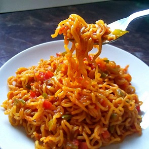 Maggi Recipe : स्वाद में बहुत चटपटी है मैगी भेल, ये रही रेसिपी….