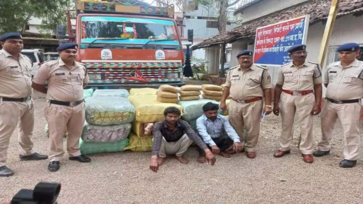 Mahasamund Police की बड़ी कार्रवाई, तरबूज वाहन से 2 करोड़ का गांजा जब्त….