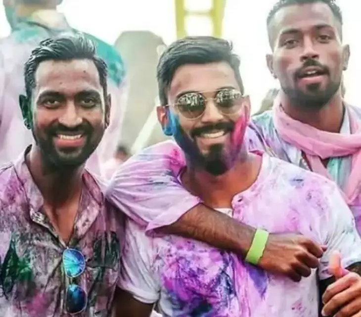 Holi 2023: देशी हों या विदेशी, होली के रंग में डूबते हैं ये स्टार क्रिकेटर्स