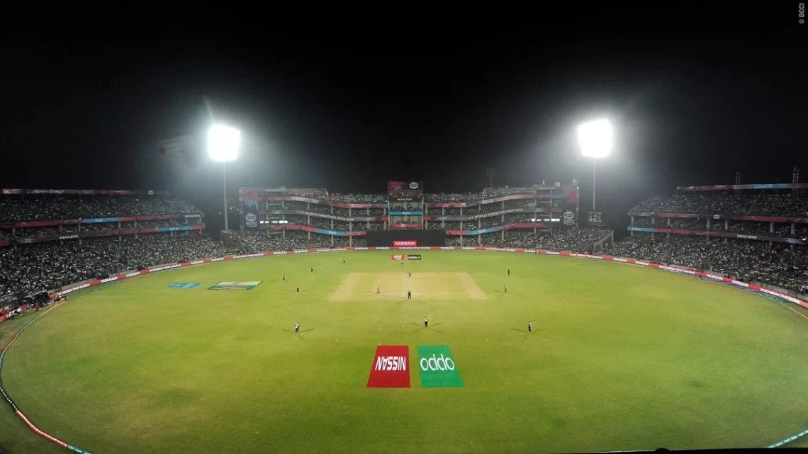 IPL 2023 DC vs GT Pitch Report: अरुण जेटली स्टेडियम में होती है बल्लेबाजों की चांदी, रनों का लगता है अंबार