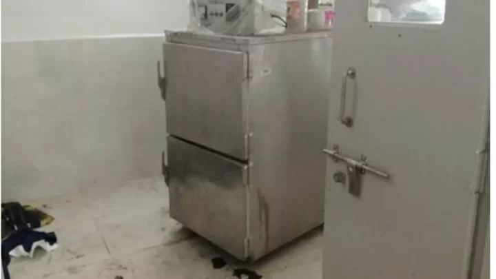 Deep Freezer में रखी लाश को लगे कीड़े….