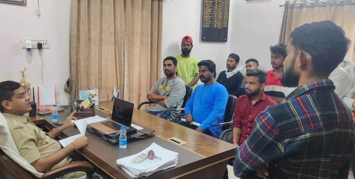 IPS Mayank Gurjar ने ली Meeting, हनुमान जयंती पर शांति पूर्वक शोभायात्रा निकालने के दिए निर्देश…..