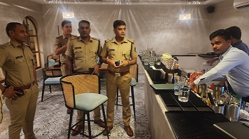 होटल, रेस्टारेंट, कैफे, क्लब व ढ़ाबा की पुलिस ने की आकस्मिक चेकिंग