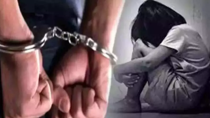 Crime News : बार-बार दुष्कर्म करने वाले पिता को 20 साल की कठोर कारावास की सजा सुनाई….