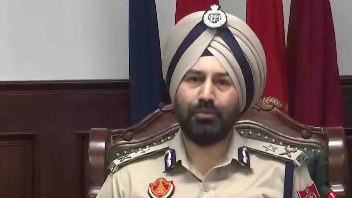 Big Breaking News : Amritpal Singh गिरफ्तार, पंजाब पुलिस के आईजी ने PC में कही ये बातें, VIDEO….